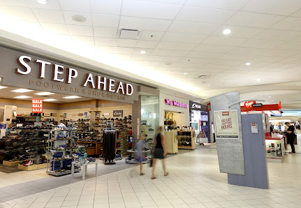 East Hill Shopping Centre photo 5