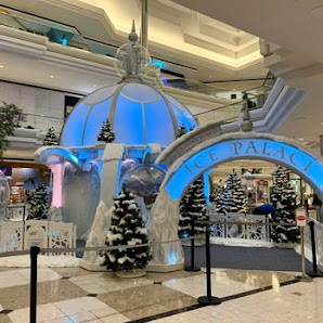 MacArthur Center photo 4