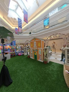 MacArthur Center photo 6