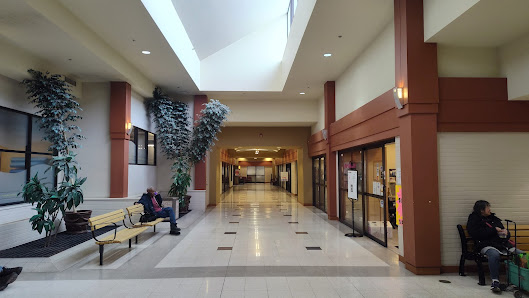 Park Royal Shopping Centre photo 2
