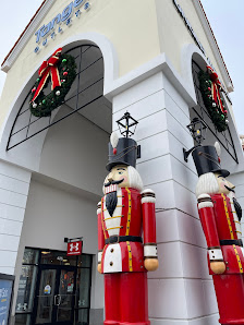 Tanger Outlets Deer Park photo 1