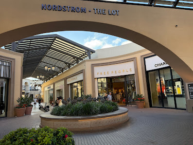 Fashion Island photo 1