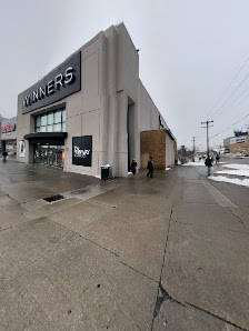 Lawrence Plaza photo 6