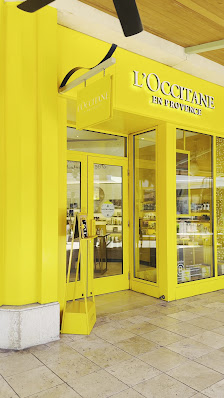Shops at Merrick Park photo 3