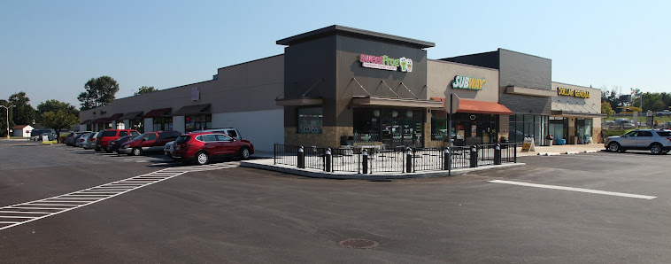 Shoppes at Cedar Cliff photo 5