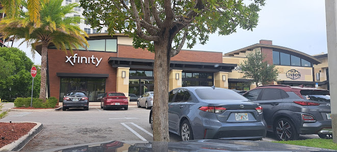 River Oaks Shopping Center photo 1