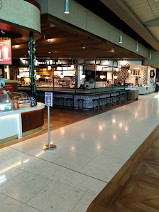 River Oaks Shopping Center photo 4