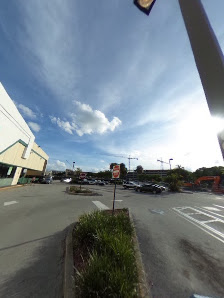 River Oaks Shopping Center photo 6