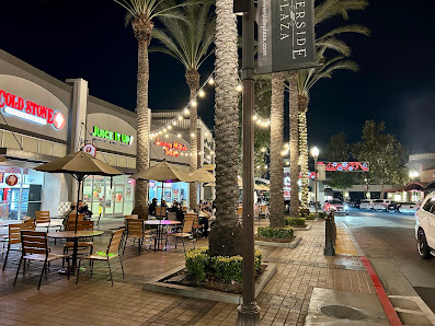 Riverside Plaza photo 6