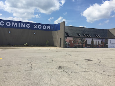 Lafayette Plaza South photo 1