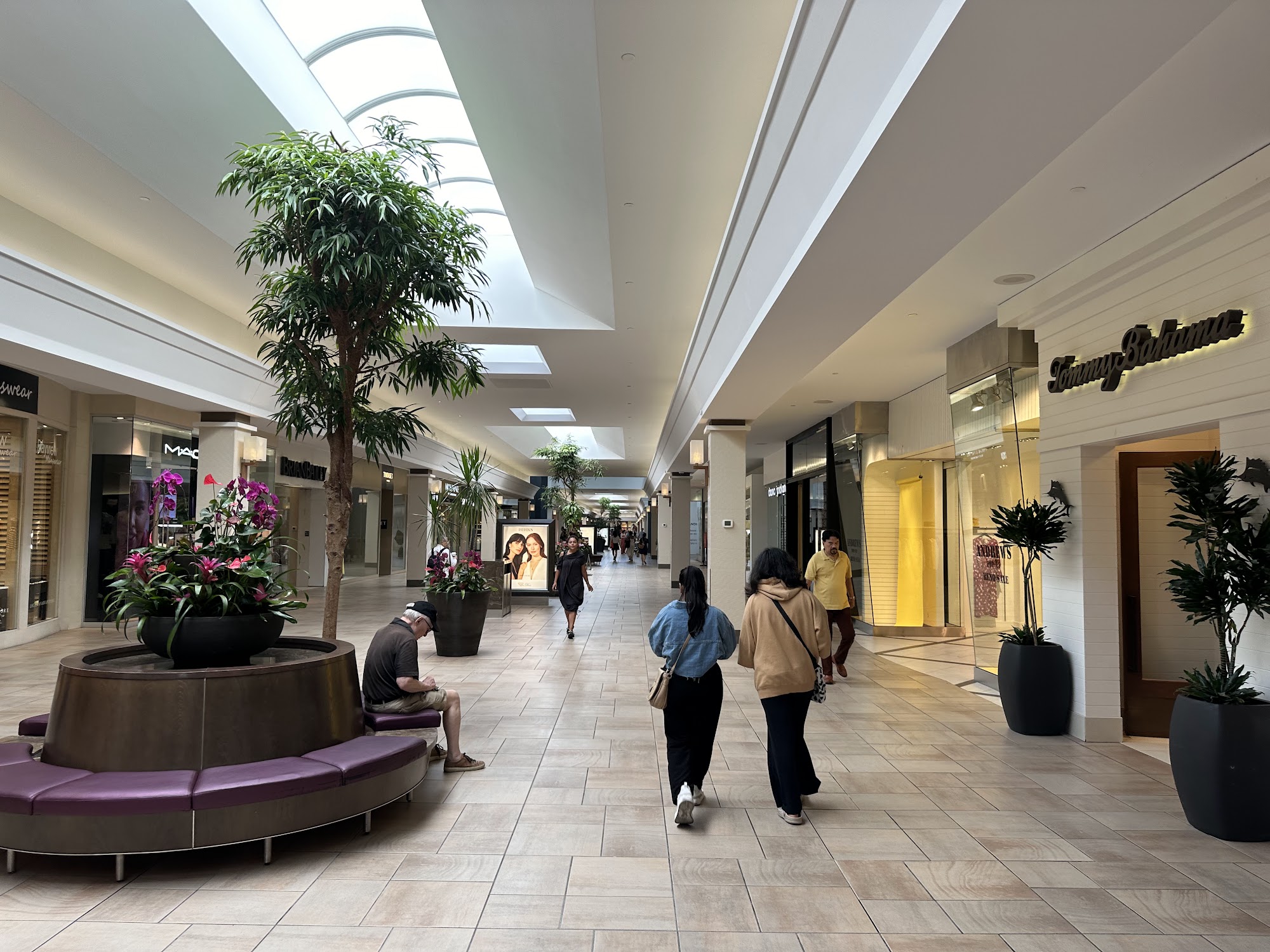 Bayview Village Shopping Centre in Toronto, ON