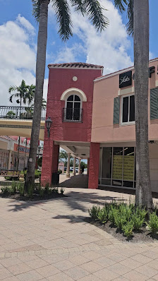 Outlet Naples photo 3