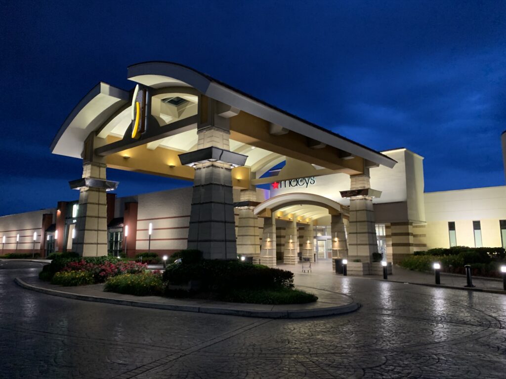 Best Square Shopping Center in Norfolk, VA