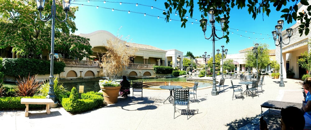 Blackhawk Plaza in Danville, CA
