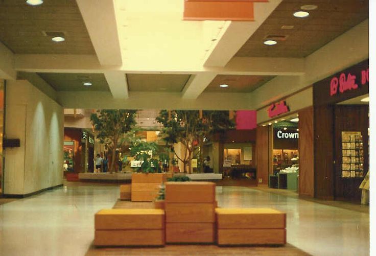 Bogey Hills Plaza in St Charles, MO