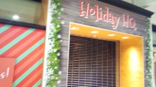 Holiday HQ photo 1