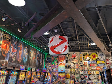 Holiday HQ photo 2