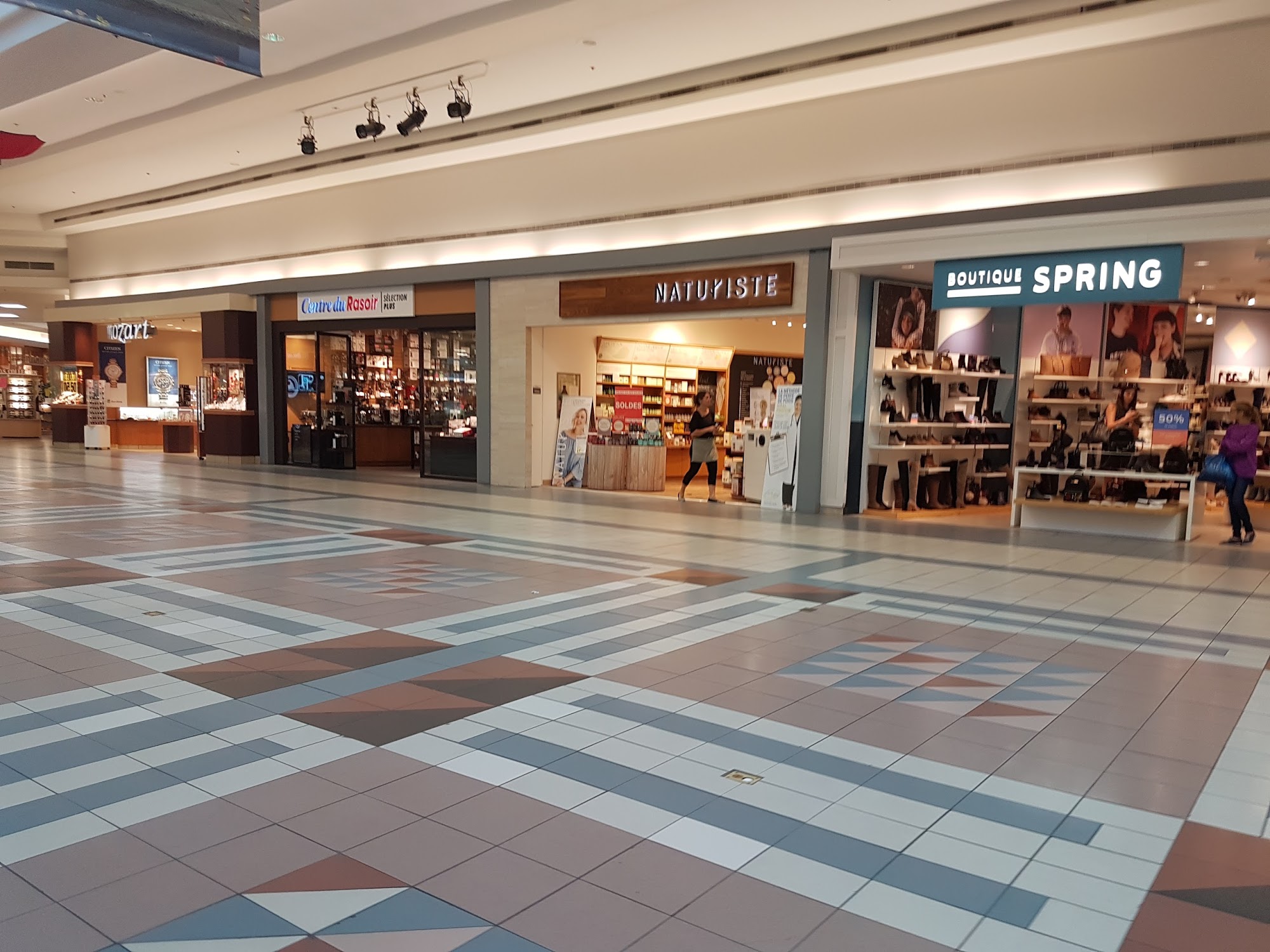 Carrefour Richelieu in Saint-Jean-sur-Richelieu, QC
