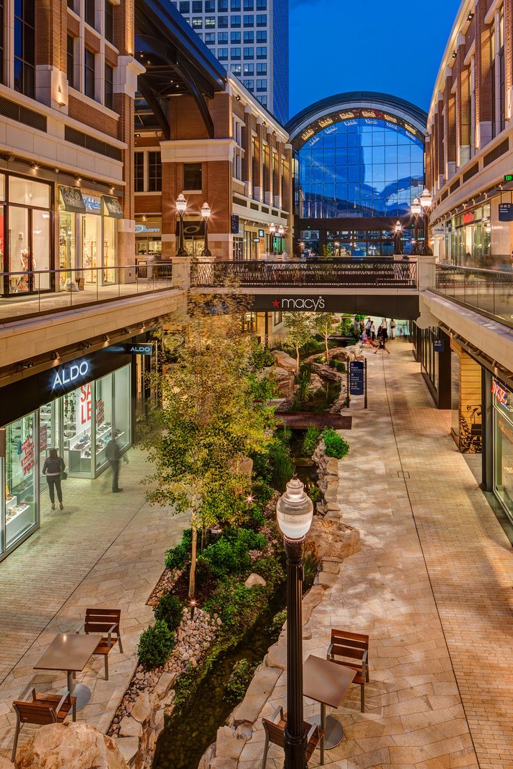 Carriage Square Shopping Center in Salt Lake City, UT
