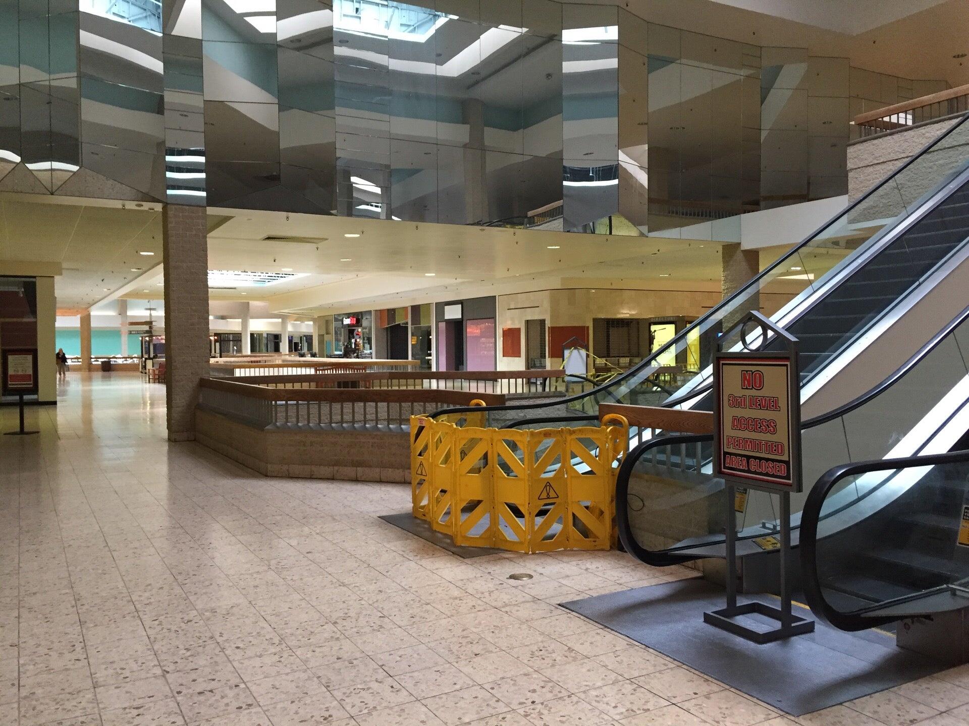 Century III Plaza in West Mifflin, PA