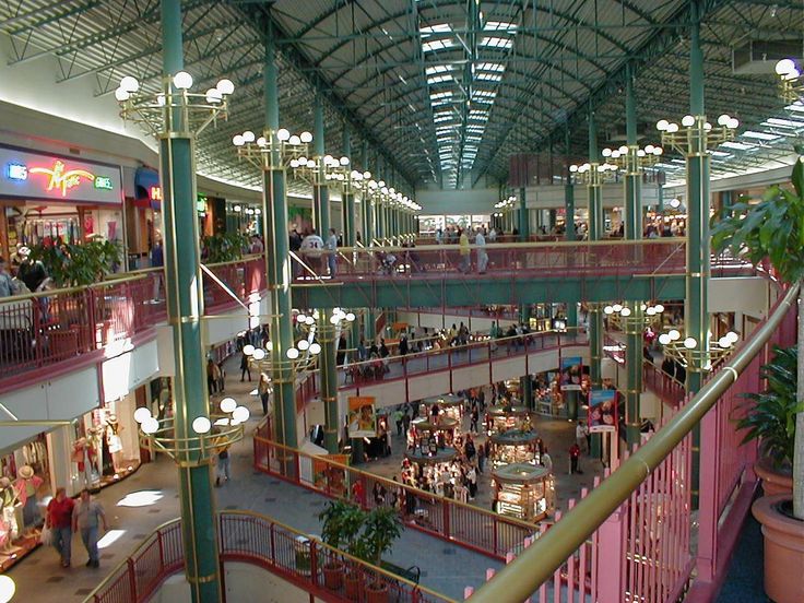 Clover Shopping Center in Bloomington, MN