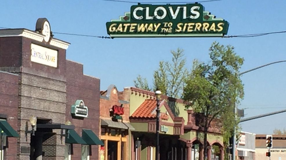 Clovis Country Shopping Center in Clovis, CA