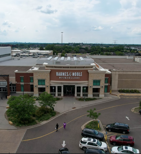 Deer Creek Shopping Center in Maplewood, MO