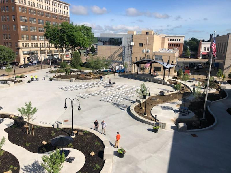 Duncan Plaza in Duncan, BC