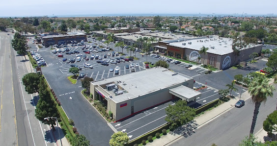 Huntington Harbour Mall photo 4