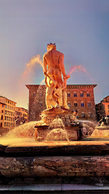 Florence Square photo 2