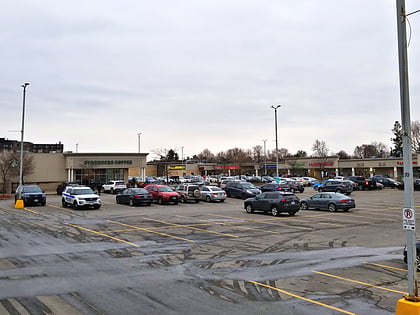 Elmvale Acres Shopping Centre in Ottawa, ON