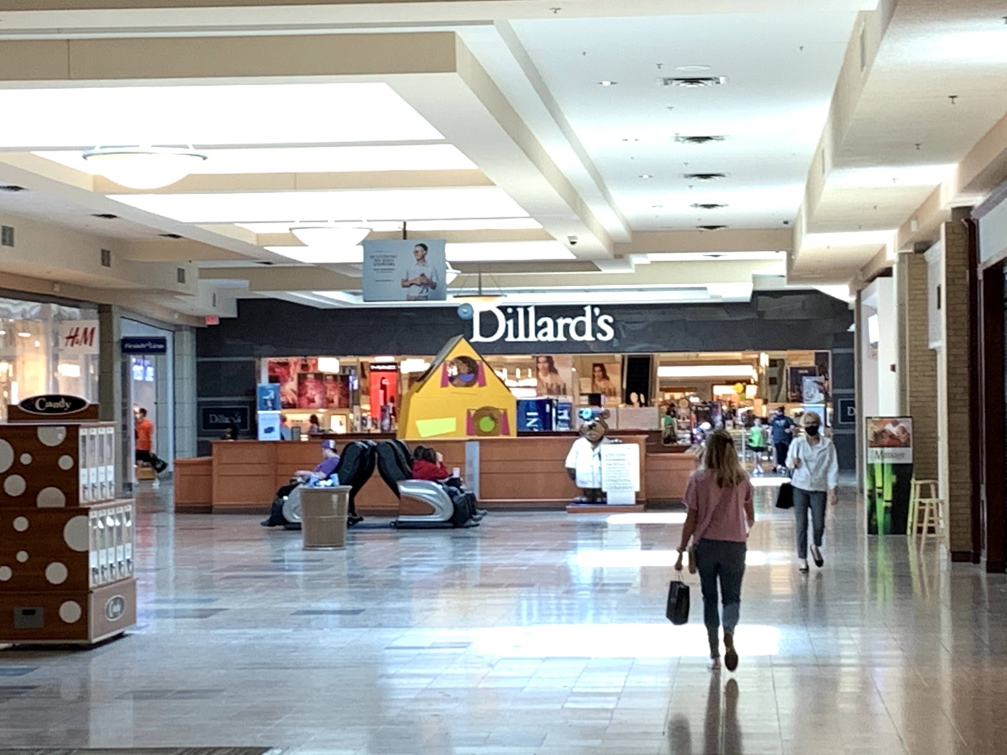 Evansville Pavilion Shopping Center in Evansville, IN