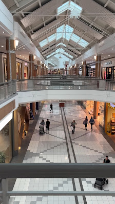 Yorkdale Shopping Centre photo 3