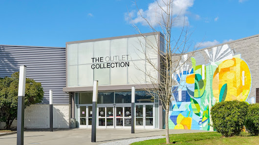 The Outlet Collection Seattle photo 5