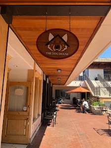 Carmel Plaza photo 5