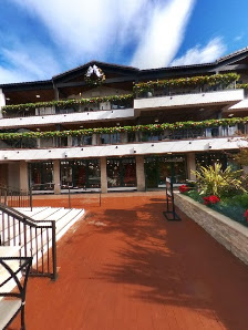 Carmel Plaza photo 7