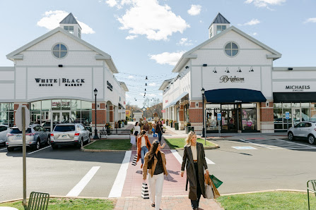 The Shops at Farmington Valley photo 1