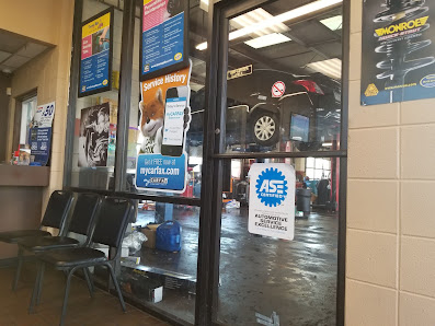 Hampton Plaza photo 2
