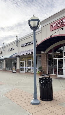 Fair Lakes Promenade photo 3