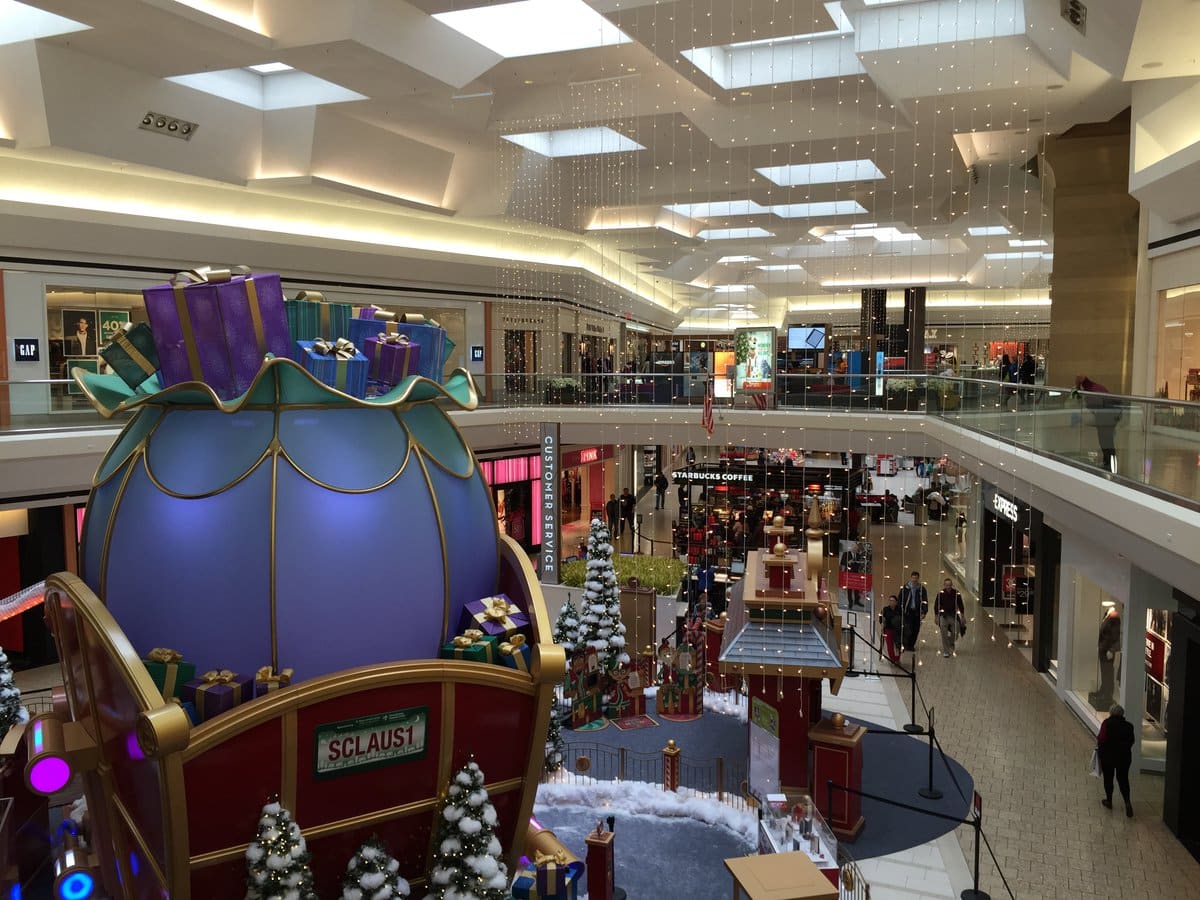 Fair Lakes Shopping Center in Fairfax, VA