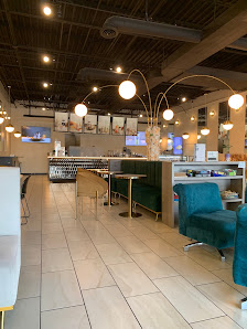 Salem Plaza photo 2