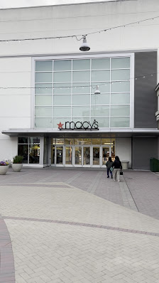 Broadway Plaza photo 3