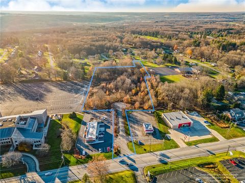 Field Club Commons in Neshannock Township, PA