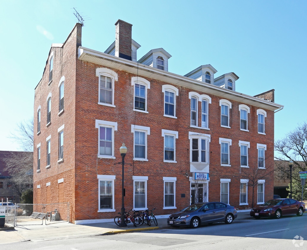 Galena Square in Aurora, IL