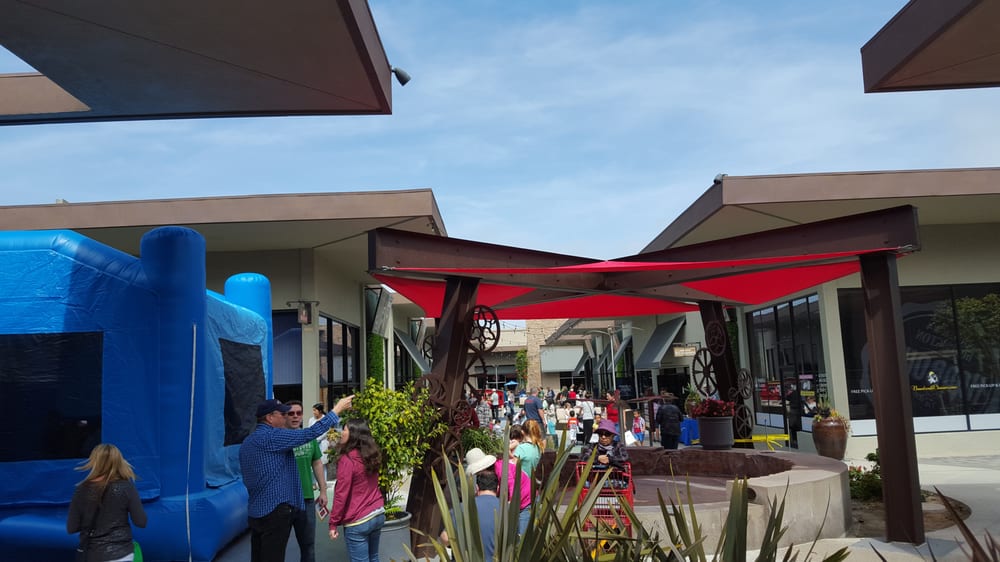 Goldenwest Plaza in Huntington Beach, CA