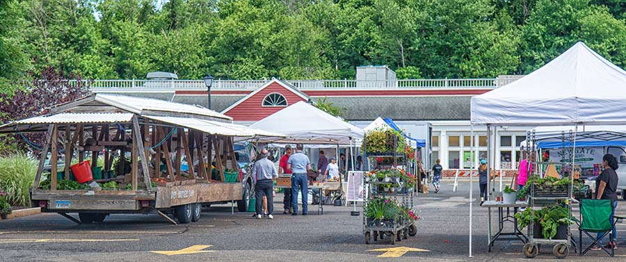 Goodwives Shopping Center in Darien, CT