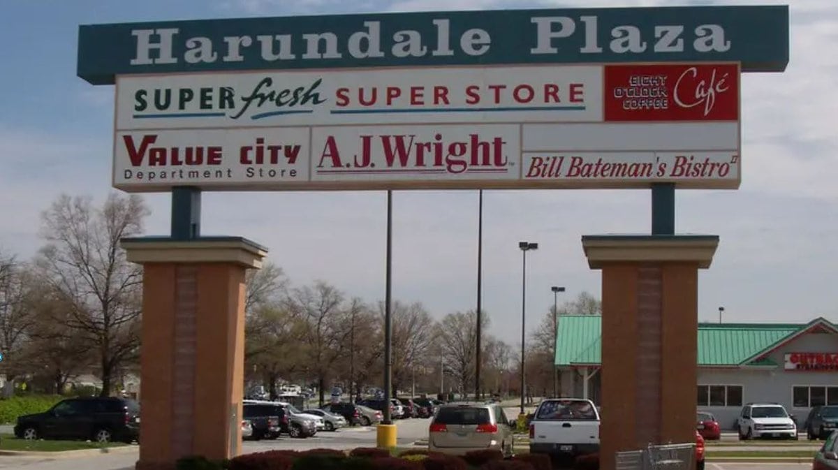 Governor Plaza in Glen Burnie, MD