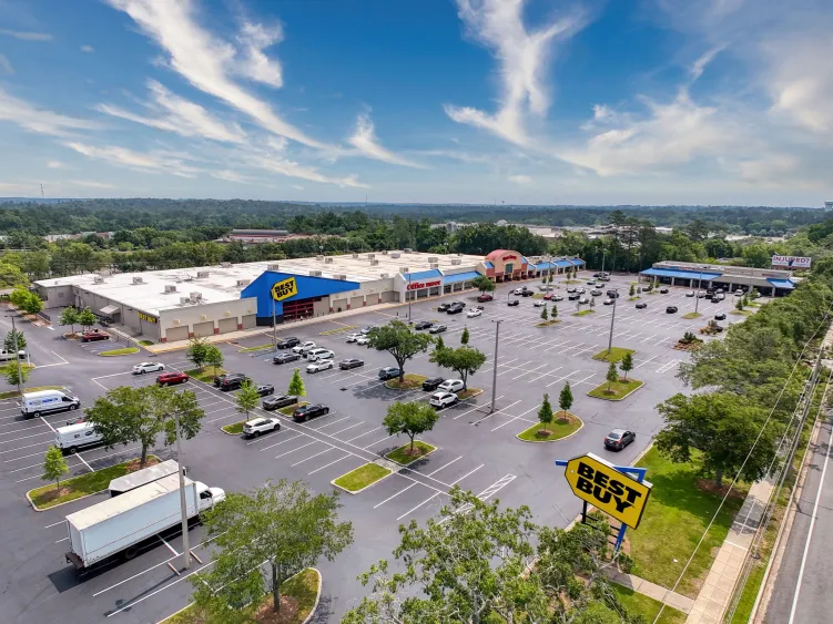 Gulf Wind Shopping Center in Tallahassee, FL