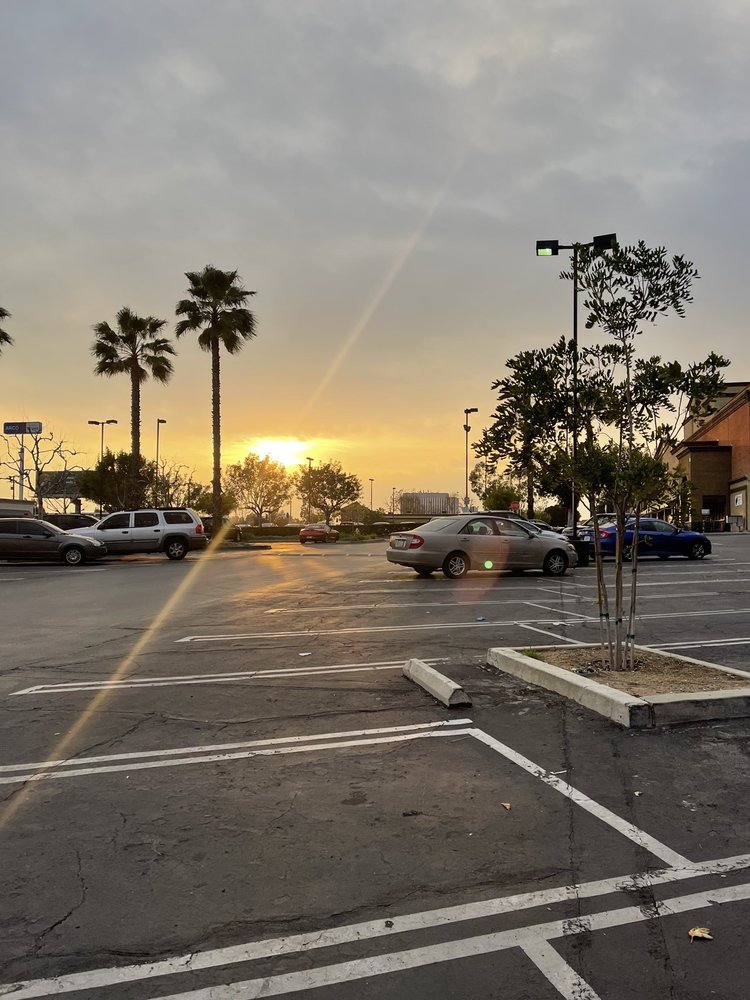 Hastings Ranch Plaza in Pasadena, CA