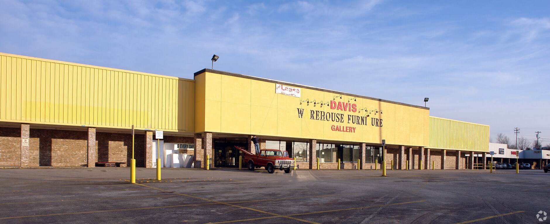 Highlands Square Shopping Center in Hendersonville, NC